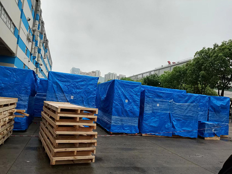 富士康(kang)真空防(fang)雨木箱(xiang)